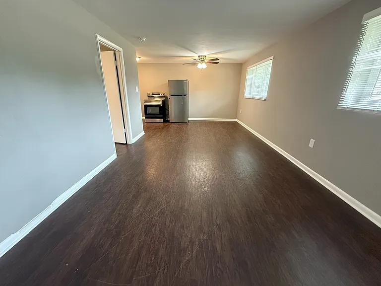 17 Hollis St #B — Photo 6