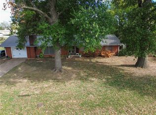 1002 SW 2nd St, Gravette, AR 72736