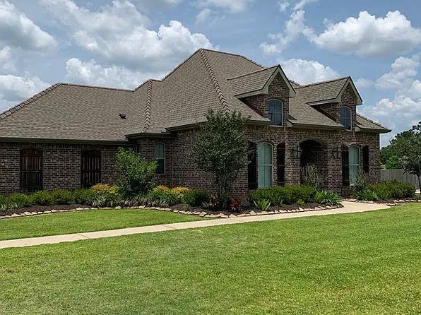 2407 Regena Dr, Lake Charles, LA 70611