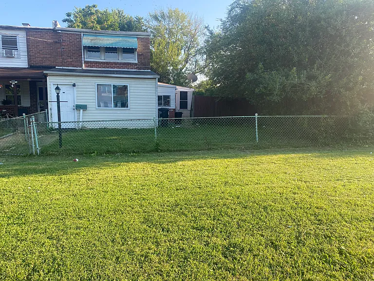 Catawba Ct — Photo 1