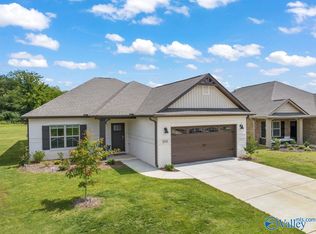 9544 Hampton Oak Dr SE, Owens Cross Roads, AL 35763