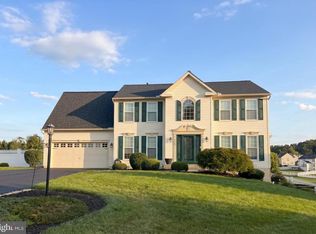 1915 Oak Hills Dr, Hanover, PA 17331