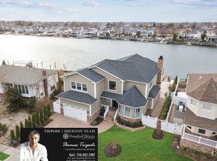 2692 Riverside Dr, Wantagh, NY 11793