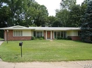 45 Forestvale Dr, Chesterfield, MO 63017