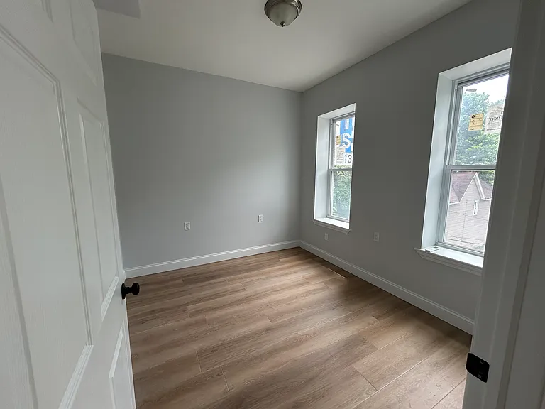 243 Vine St #3 — Photo 6