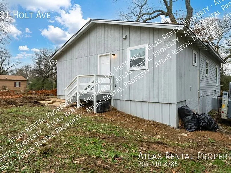 121 Holt Ave — Photo 6