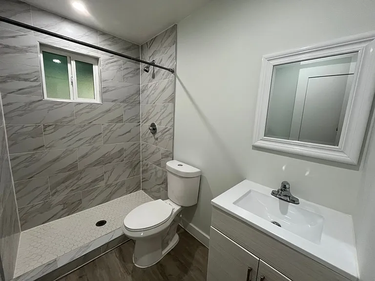 2302 N 29th Pl — Photo 8