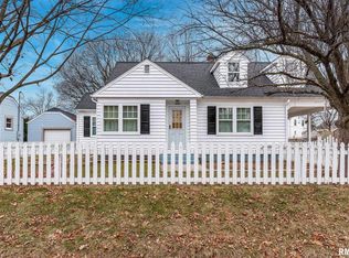 1212 S 10th St, Clinton, IA 52732
