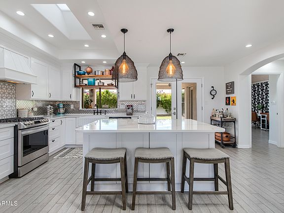5th image of 8043 E CLARENDON Avenue