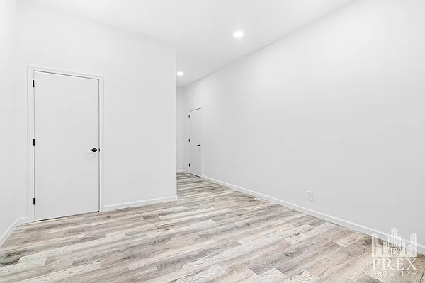 Rented by R New York | media 3