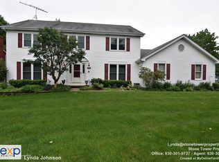 1898 Kaneville Rd, Geneva, IL 60134