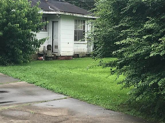 3rd image of 510 Riverbend Dr