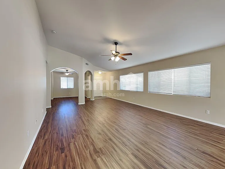 5354 W Jessica Ln — Photo 7