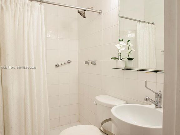 2nd image of 4720 Pine Tree Dr APT 1