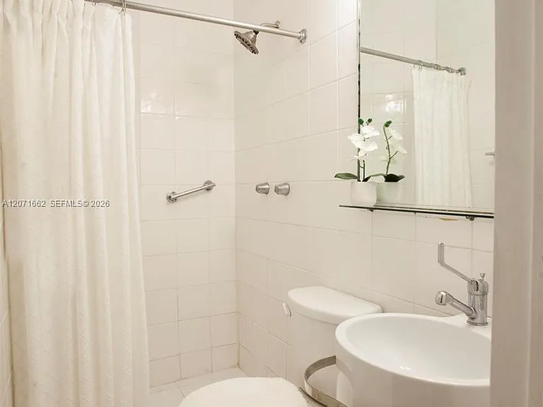 4720 Pine Tree Dr #1 — Photo 2