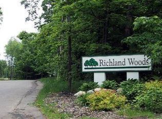 9122 Richland Woods Dr, Richland, MI 49083