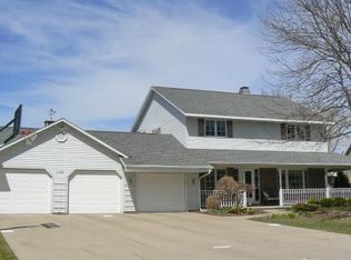 1746 Rainbow Ave, De Pere, WI 54115
