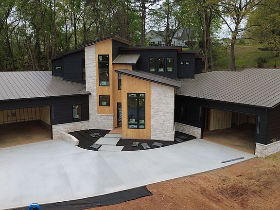 2nd image of 3471 Clarks Bridge Tract Rd #3