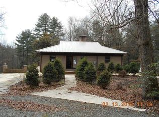 206 Huntington Creek Ln, Lowgap, NC 27024