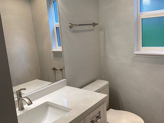 3rd image of 19215 15th Ave NE APT 2