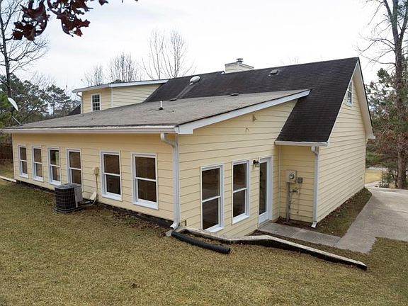 5th image of 32 Danyelle Dr