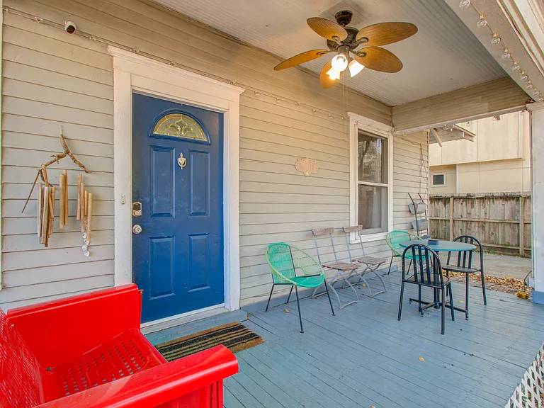 914 Snover St — Photo 4