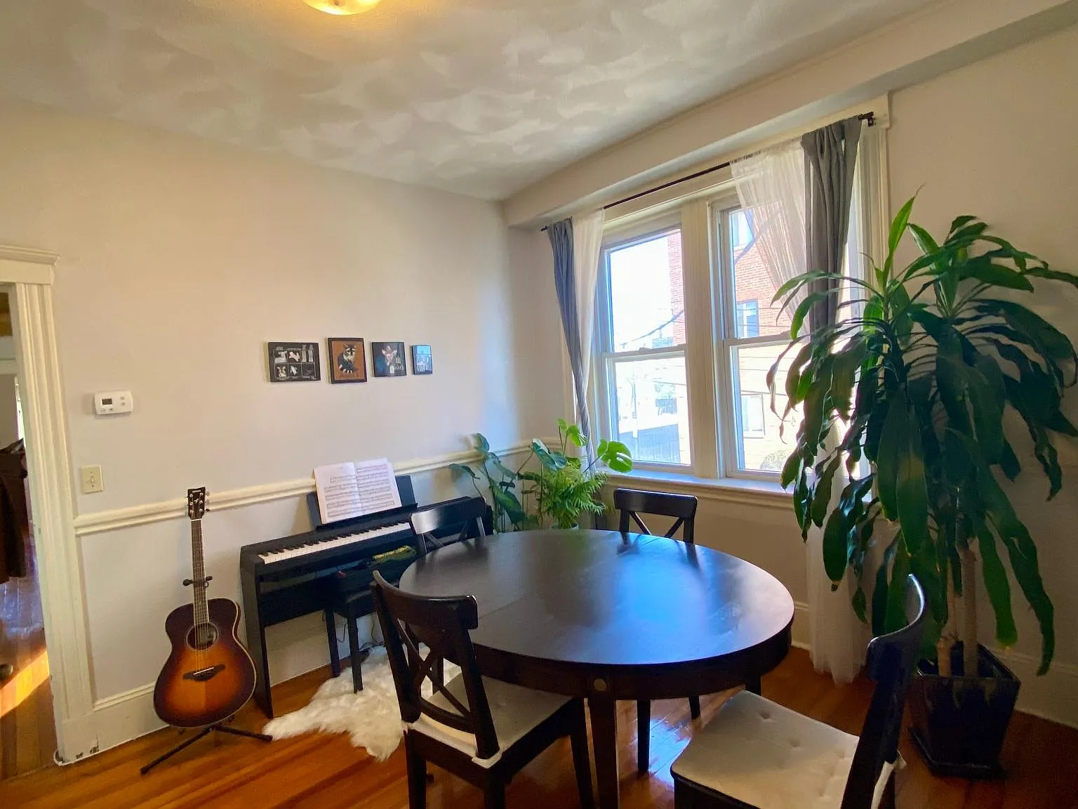 2 bed, 1000 sqft, $2,300 — Photo 3