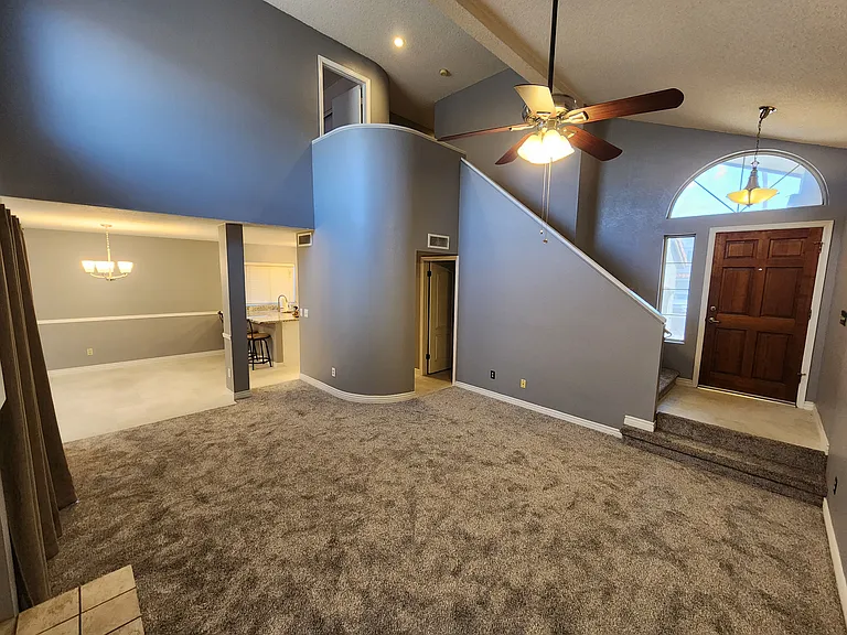 4118 E Woodland Dr — Photo 3