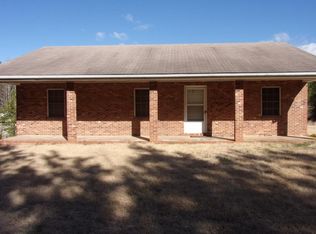 14261 E Gretna Rd, Gretna, VA 24557