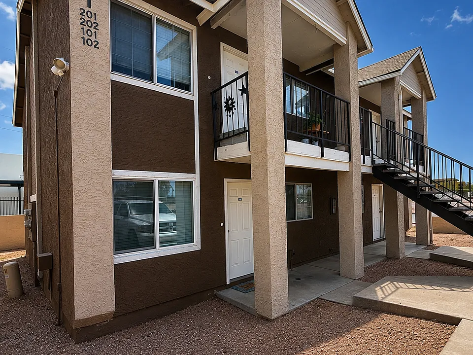 45 N Phyllis #102