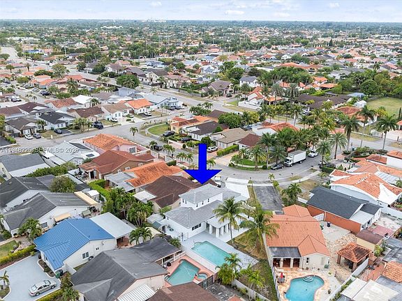 4th image of 13841 SW 17th Ter
