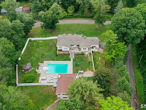 3rd image of 62 Heritage Drive