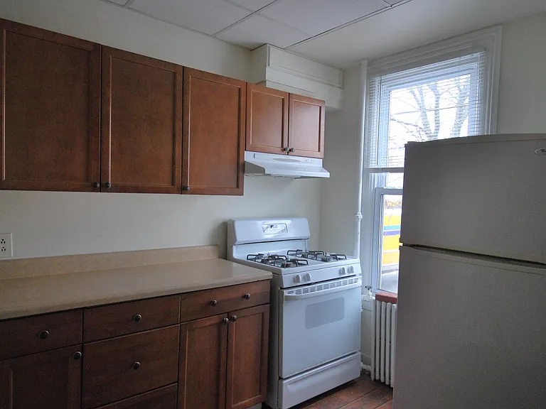 144 Main St #1 — Photo 7