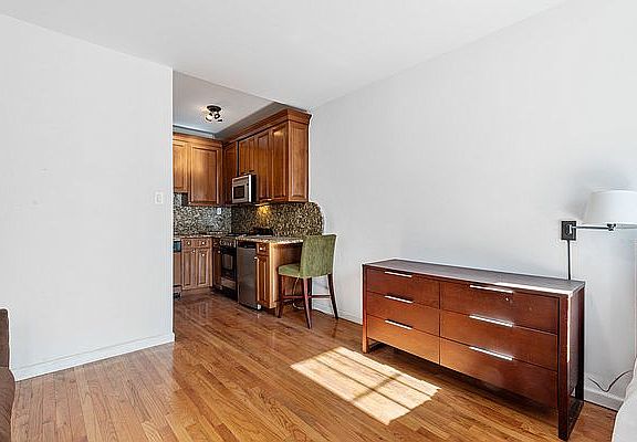 3rd image of 233 E 54th St APT 3D