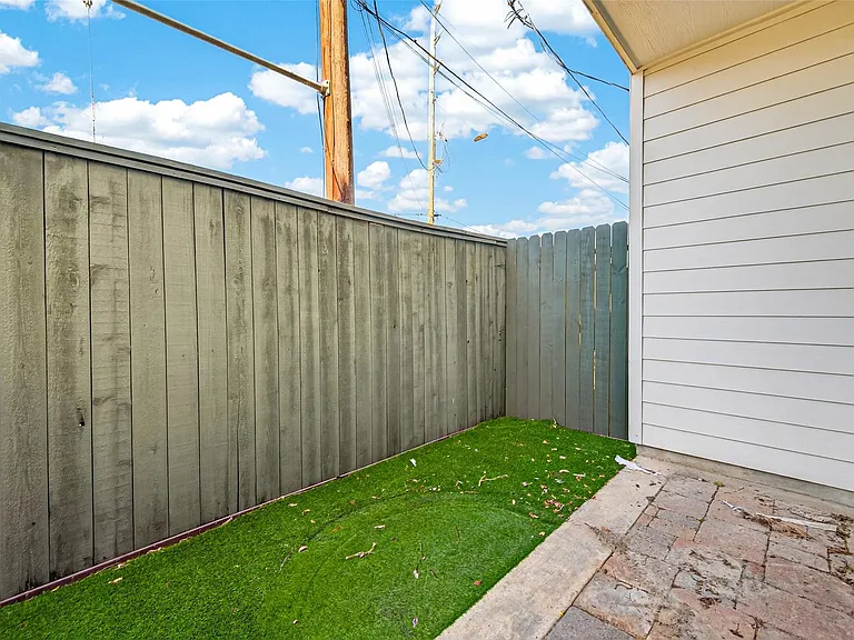 1105 Wagner St — Photo 25