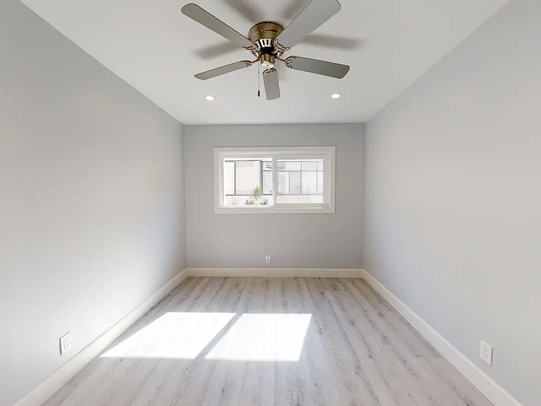 730 S Serrano Ave — Photo 29