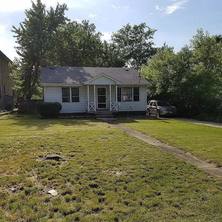 234 S Cass Ave photo 1