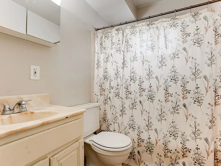 1100 W. 28th Street — Photo 7