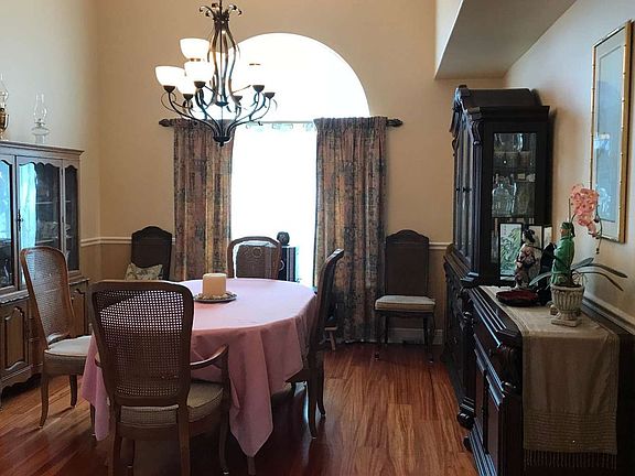 3rd image of 792 NW Savannah Cir