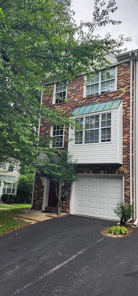3 bed, 1920 sqft, $2,800 — Photo 1