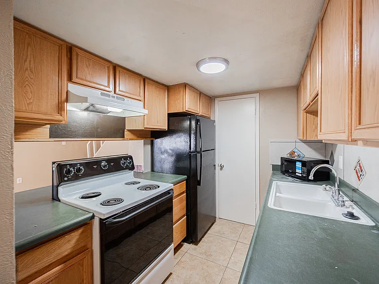 5214 N 42nd Pkwy — Photo 9