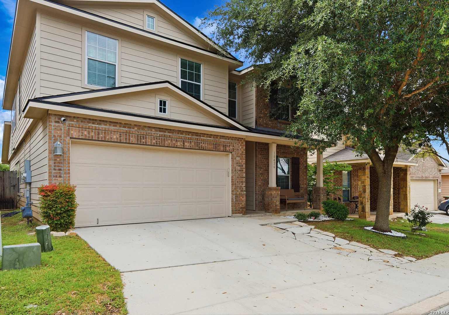 4 bed, 2.5 bath, 2513 sqft, $2,200 — Photo 3