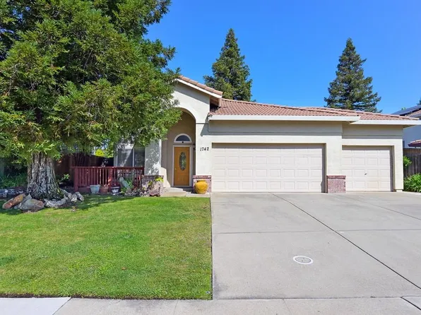 1742 Evergreen Dr, Roseville, CA 95747