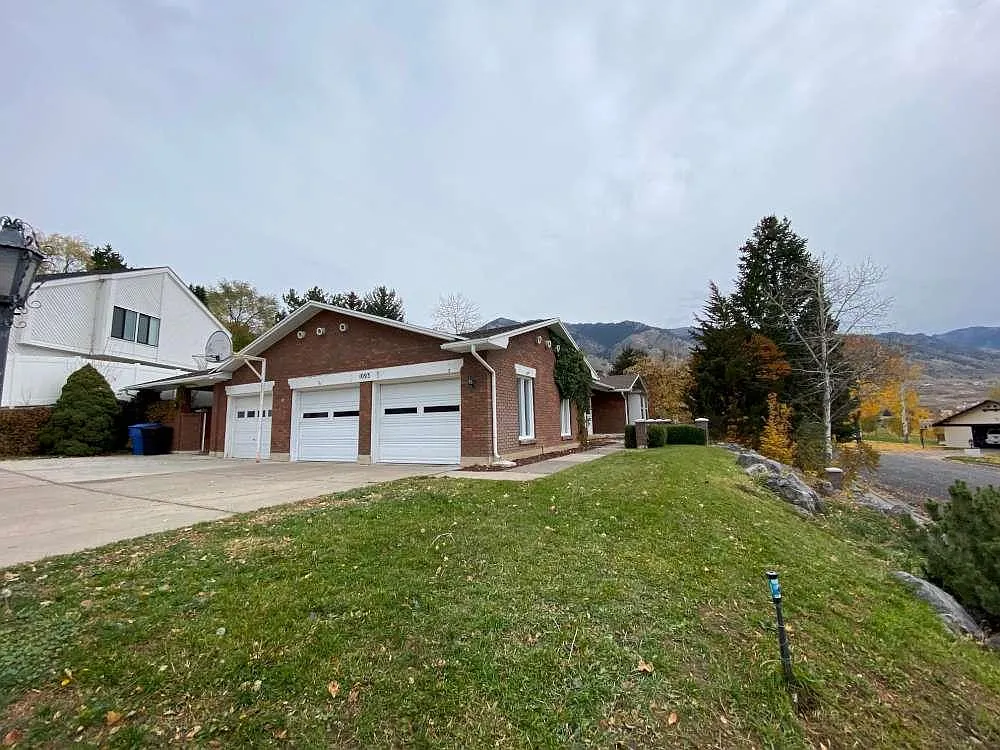 Building Photo - 1093 Lamplighter Dr