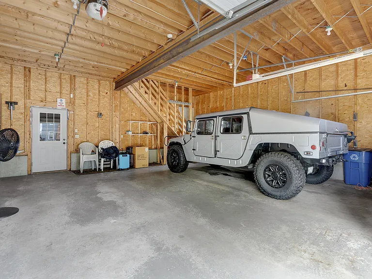13 Andrew Ave — Photo 68