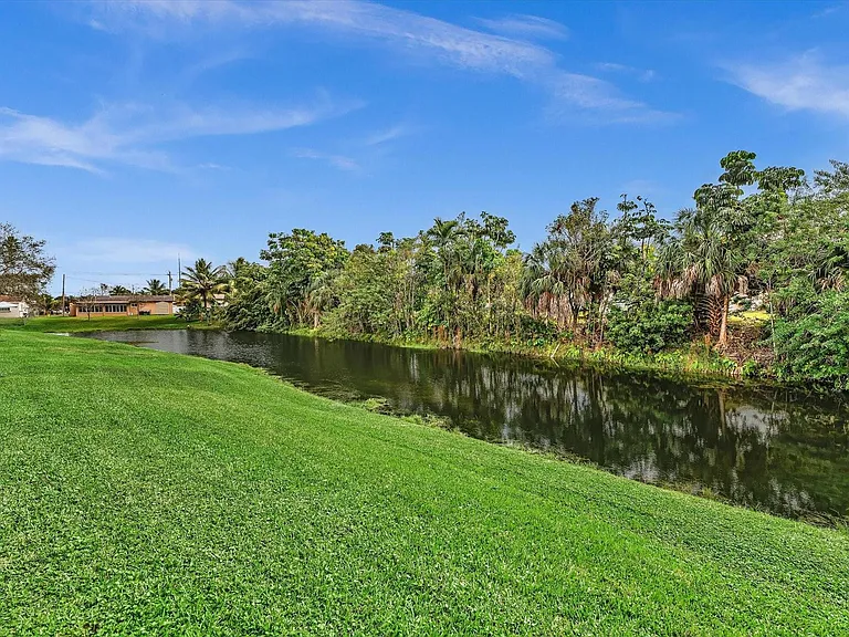 6570 Royal Palm Blvd #206J — Photo 35