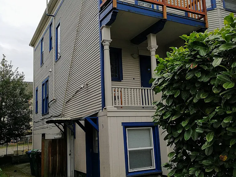 E Jefferson St — Photo 9