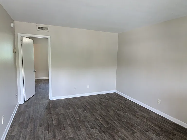 East Lake Apartments — Photo 10