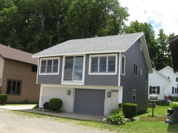 11229 Lakefront Dr, North East, PA 16428