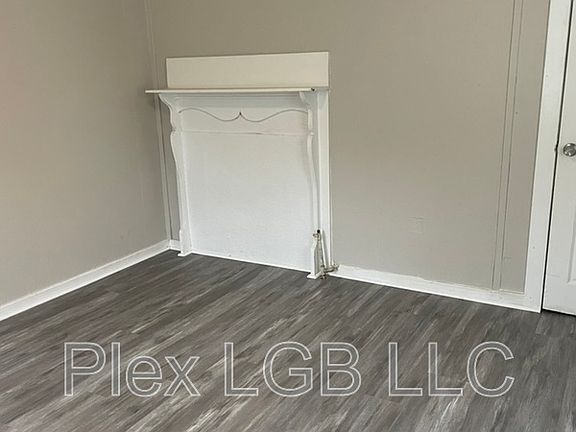 2nd image of 105 Butler St